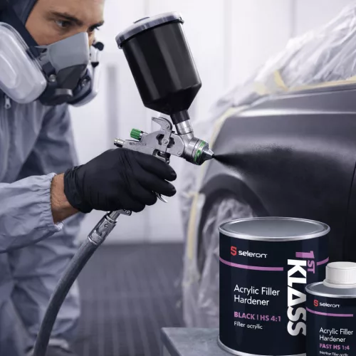 Filler Acrilic HS 4:1 + Întăritor 1L /Negru/ – 1st KLASS